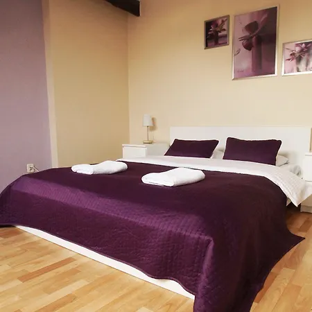 Blooms Boutique By Friendly Hostel