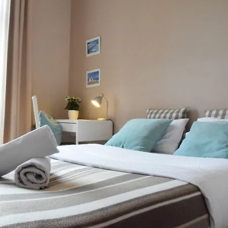 Blooms Boutique By Friendly Hostel Πόζναν