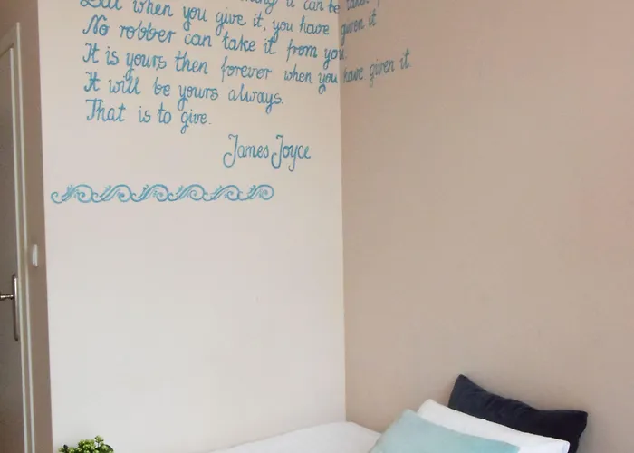 Blooms Boutique By Friendly Ostello *