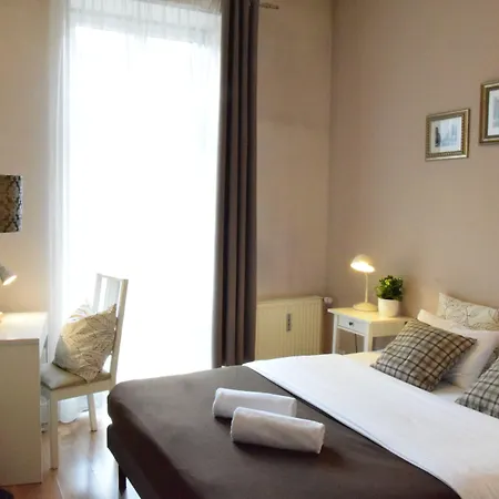 Hostal Blooms Boutique By Friendly Poznan