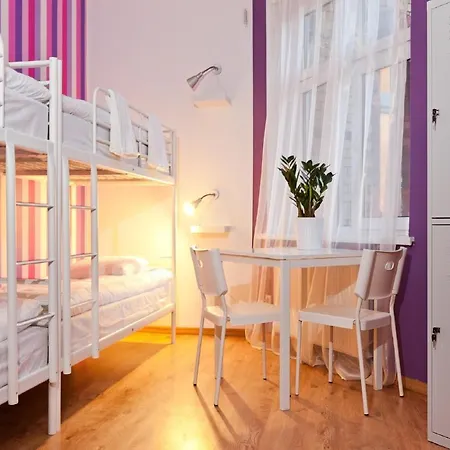 Blooms Boutique Hostel *