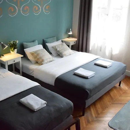 Hostel Blooms Boutique *