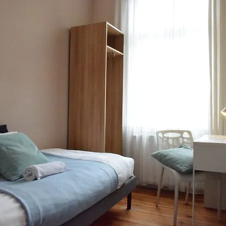 Blooms Boutique Hostel *