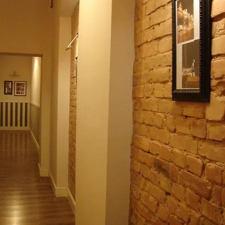 Blooms Boutique Hostel Poznań