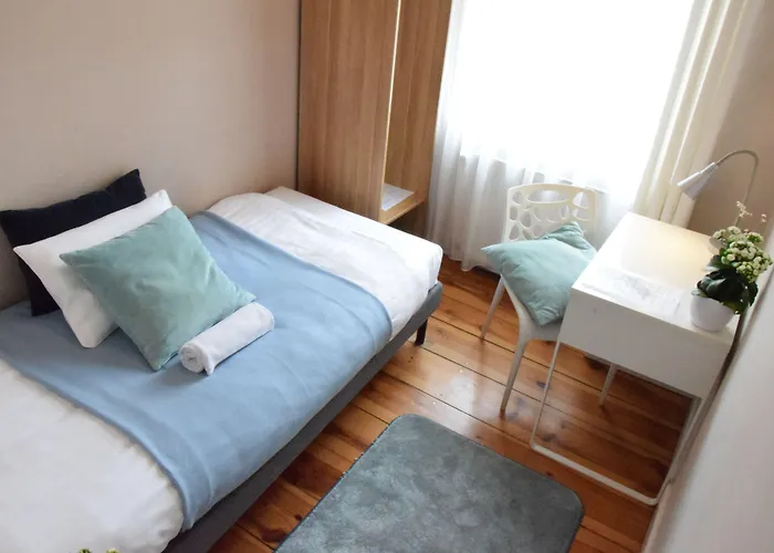 Blooms Boutique By Friendly 포즈난