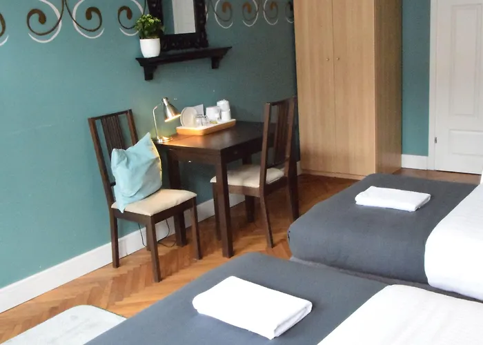 Blooms Boutique By Friendly 포즈난