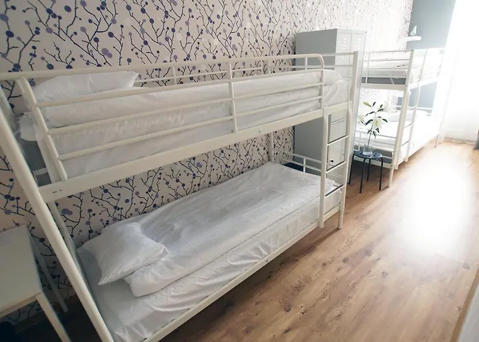 Blooms Boutique By Friendly 포즈난